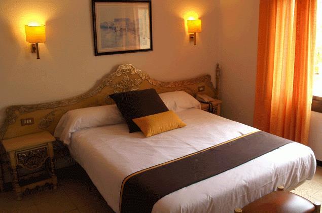Hotel Hostal Del Sol Sant Feliu de Guíxols Exterior foto