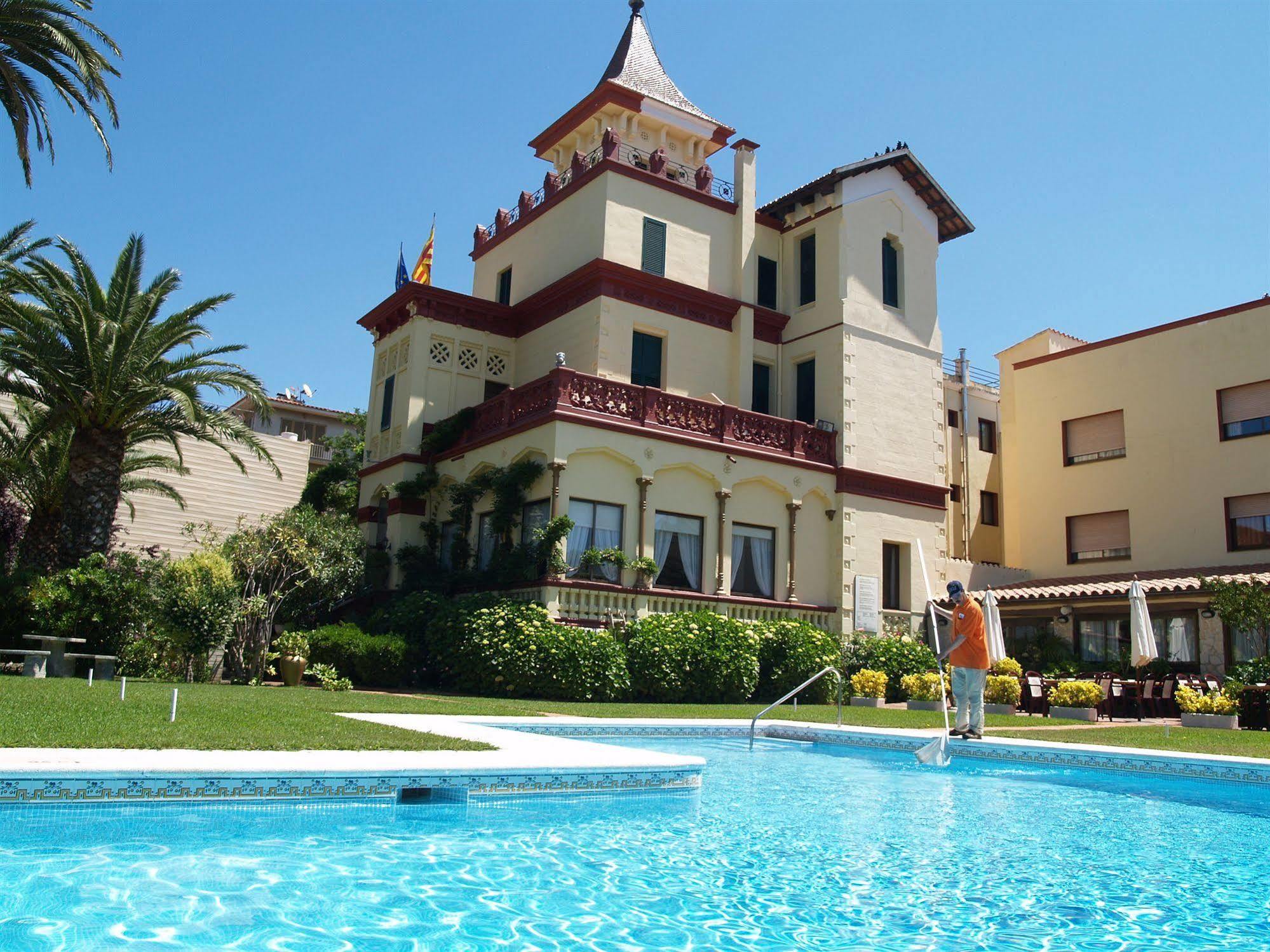 Hotel Hostal Del Sol Sant Feliu de Guíxols Exterior foto