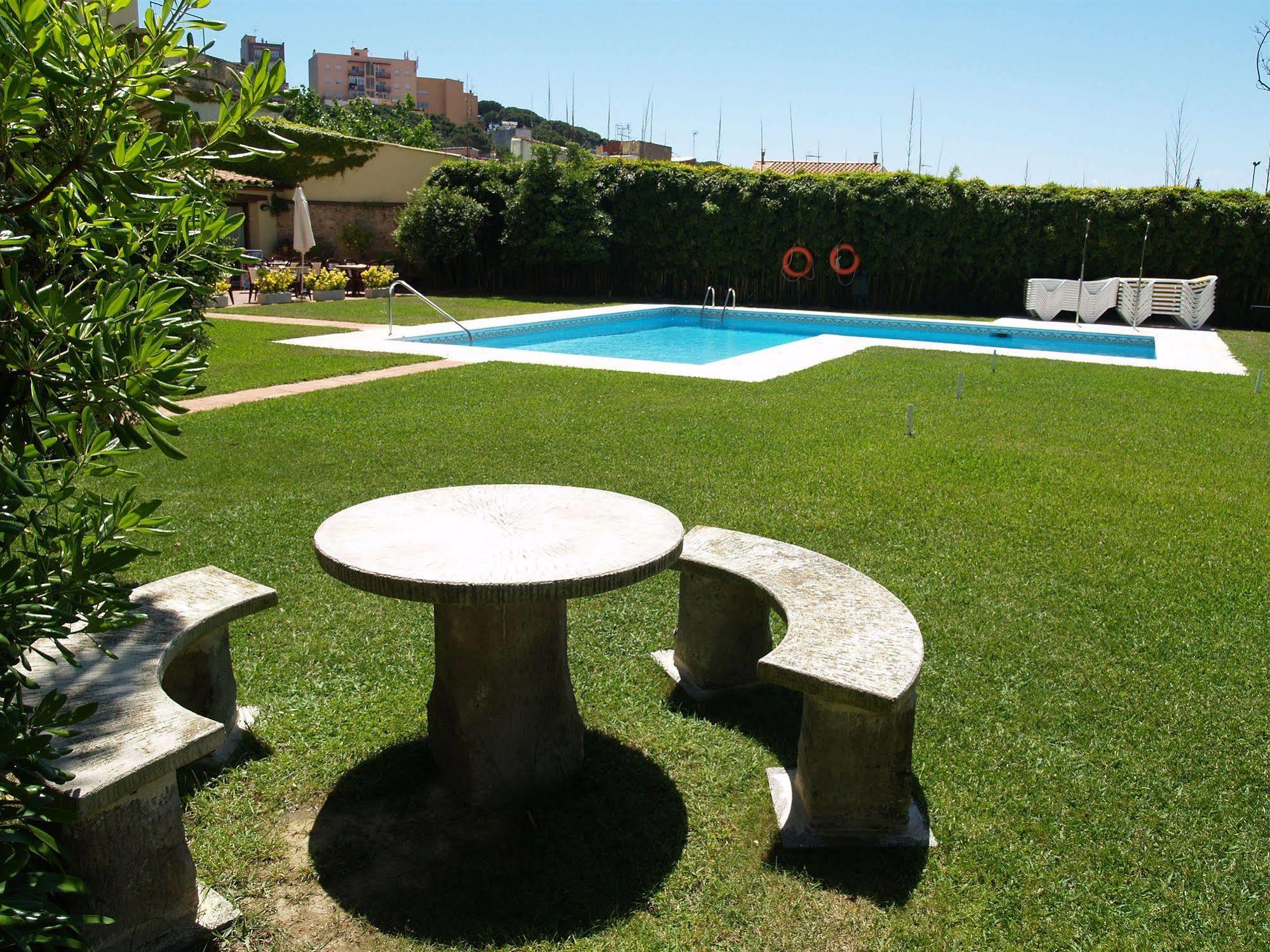 Hotel Hostal Del Sol Sant Feliu de Guíxols Exterior foto